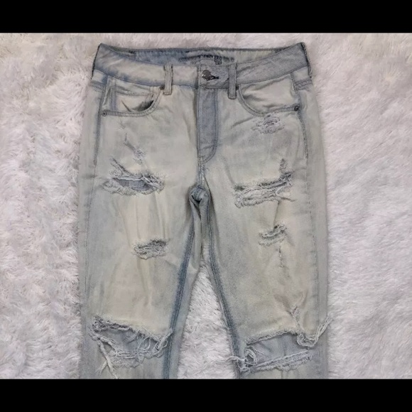 American Eagle Outfitters Denim - American Eagle Size 6 Tomgirl Destroyed Jeans
